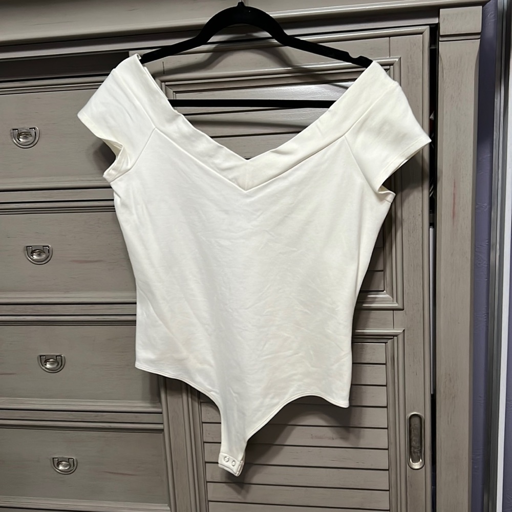 Express- white bodysuit